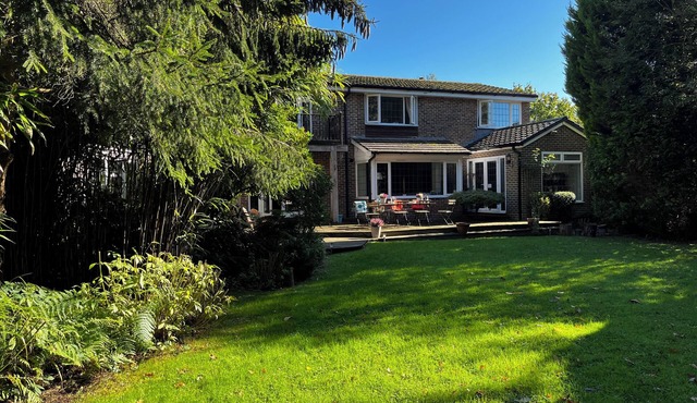 Forest House Arundel. Sleeps 12. Two nights minimum stay