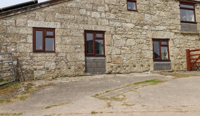 FOXES, family friendly, character holiday cottage in Lanivet