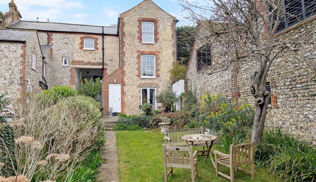 Gainsford - Arundel - a cottage that sleeps 4 guests in 2 bedrooms
