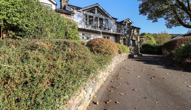 GARDEN HOUSE, family friendly, with open fire in Ambleside