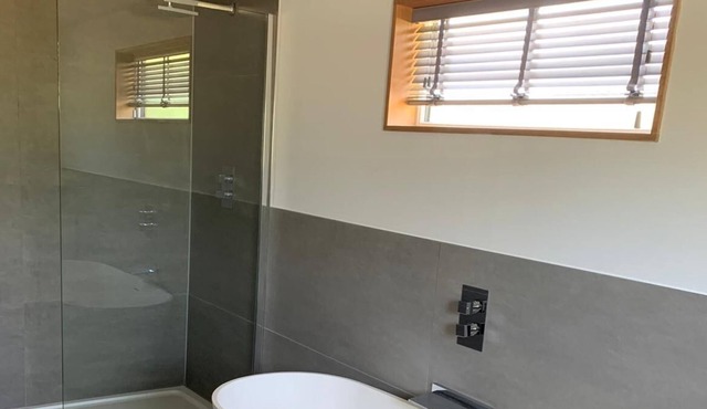 Gated park, Spectacular views? Fully furnished. Outdoor Hot tub,