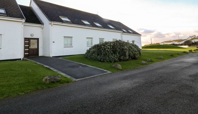 GER-Y-LLI, pet friendly, character holiday cottage in Trearddur Bay
