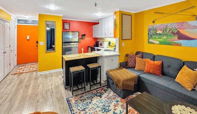 Golf Course-Swimming Pool-Sleeps 4! in Diamondhead