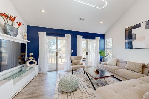 Golf Course Views & Pool: Myrtle Beach Retreat