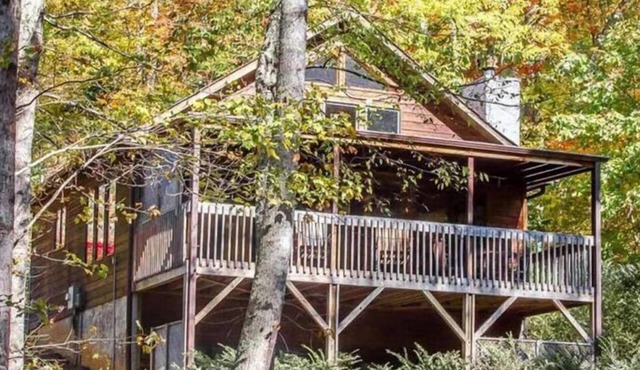 Golf, Mountains & Hot Tubs - Asheville's Ultimate Tournament Getaway