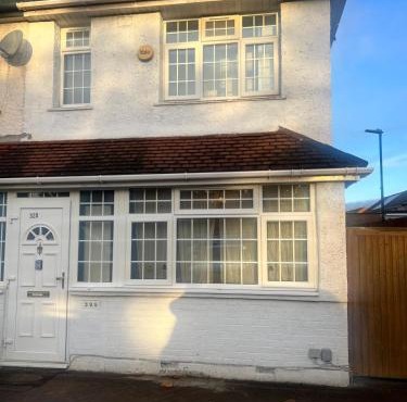 Good Priced Accommodation in Church Road, Northolt