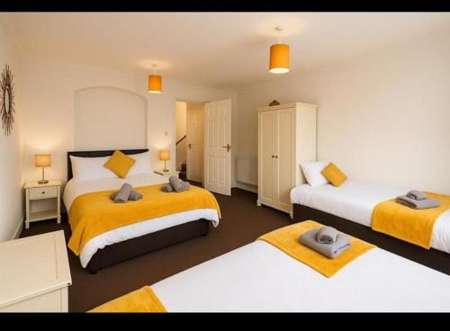 Group & Family Stay central MK