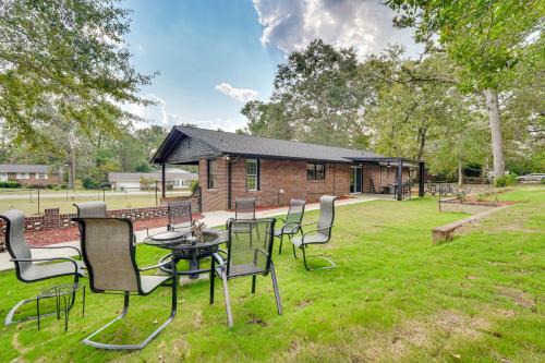 Group Getaway w/Fenced Yard & Pool Table in Wrens