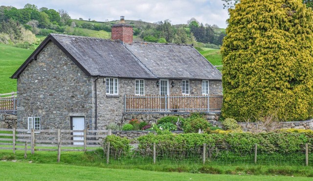 Hafan: A Charming Retreat in Llanerfyl