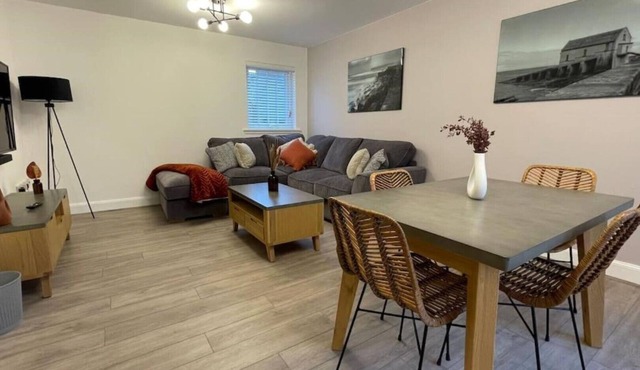 Harbourside, Luxury Two Bedroom Townhouse with Bike store – Sleeps 6