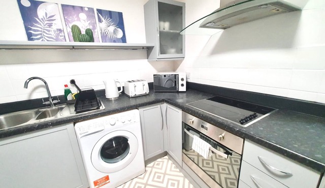 Harmony House – Easy Access to Central London 2 Bedrooms & Spacious Living Room