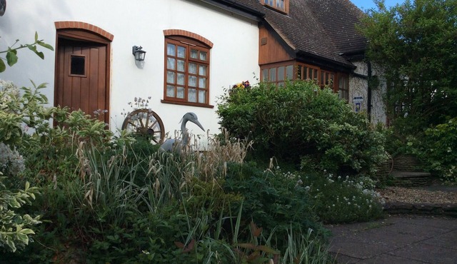 Heron View Riverside Retreat in Peaceful Rural Hamlet near Roman Town, Alcester