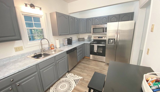 High End Downtown 2-Bed Loft, Pet & Child Friendly