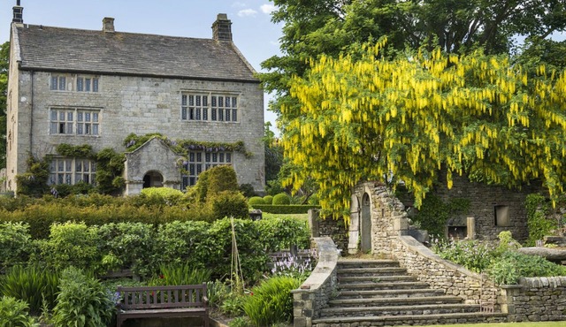 HIGH HALL, family friendly, with hot tub in Appletreewick