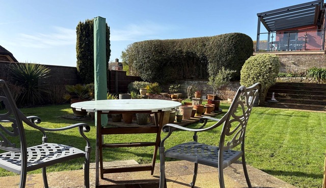 Hikers Retreat - stylish South Downs escape with private garden