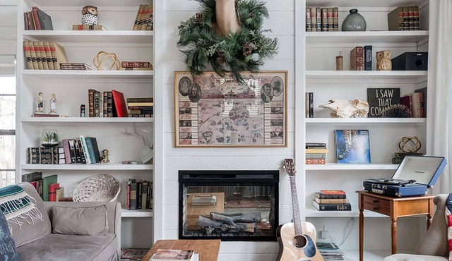 Hip, Cozy Cottage with a Fire Pit in Cleveland Park