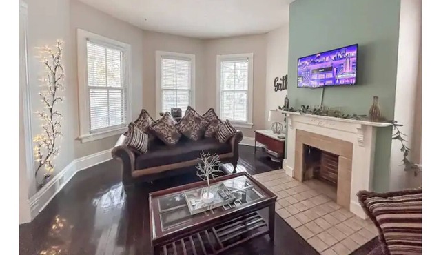 Historic Victorian Style Apt.