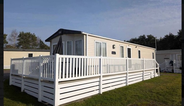 Holiday Home Retreat, Sleeps 6