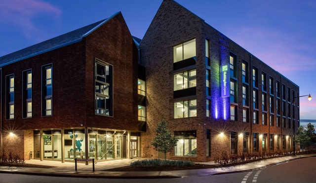 Holiday Inn Express Cambridge West Cambourne by IHG