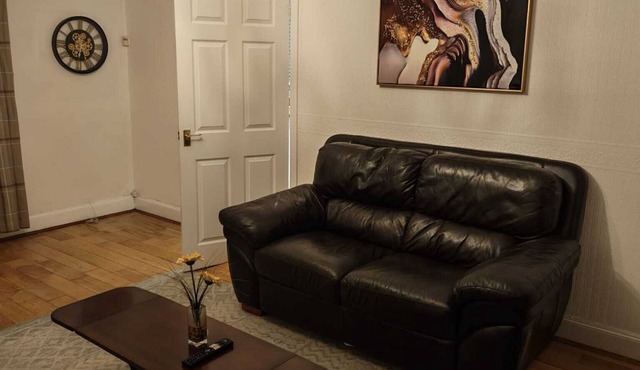 Home Away From Home: Charming 3-Bed House in Stanley.