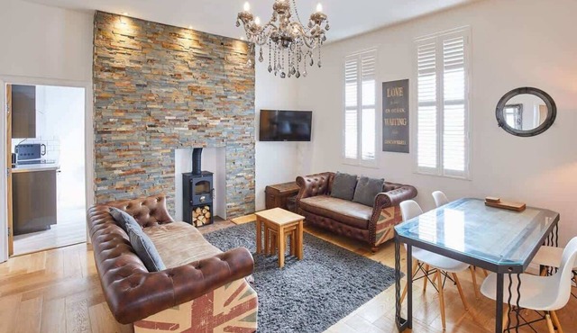 Host & Stay | Boutique Balcony
