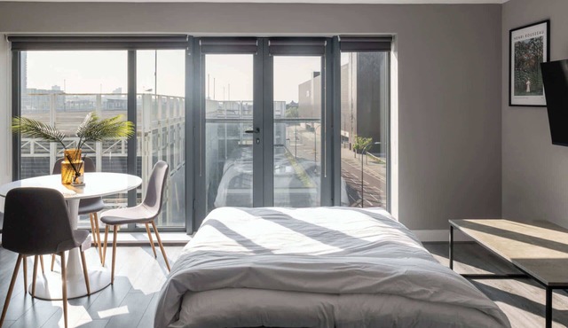 Host & Stay | Monarchs Quay