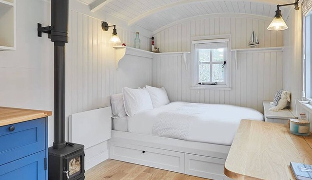 Host Stay The Lobster Pot