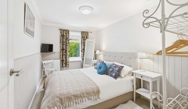 Host & Stay - The Fairways