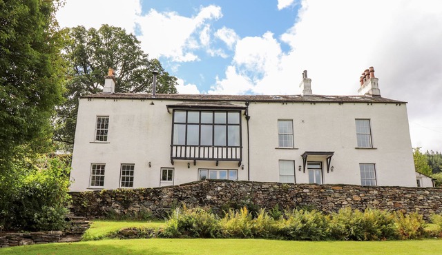 HOW END, family friendly, character holiday cottage in Braithwaite