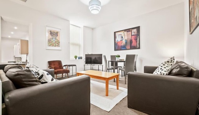 Huge Duplex in Great Location