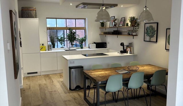 Ideal Bristol getaway - 3 bed harbourside home