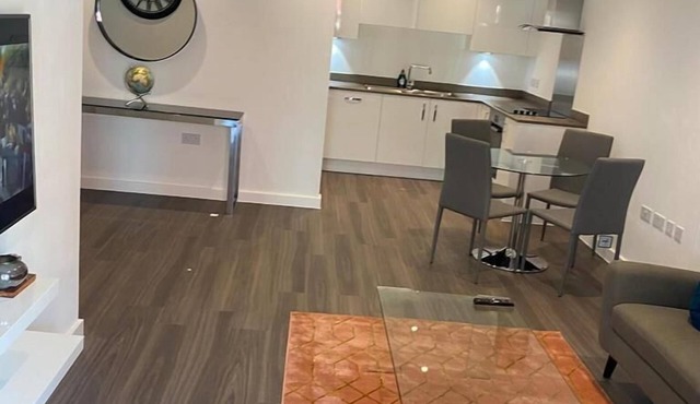 Inviting 4-Bed Apartment in Dartford