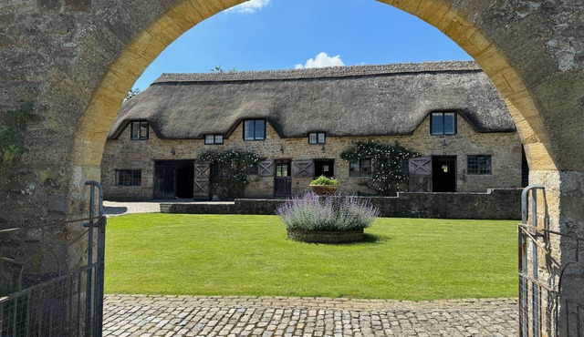 Jerards Stables - sleeps 4 guests in 2 bedrooms