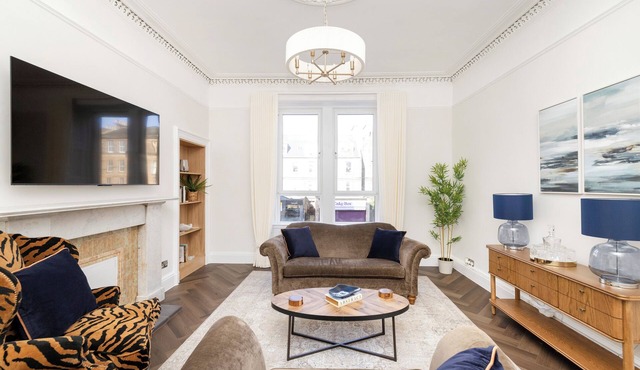 JOIVY Cosy 3bed Family Flat near Leith