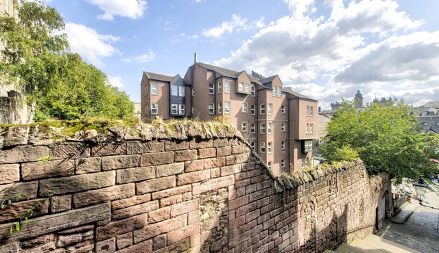 JOIVY Great Location! - Charming Apt by Edinburgh Castle
