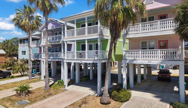 Key Lime Downtown Gulf View w/Golf Cart Included for 2026 ONLY! in Cedar Key