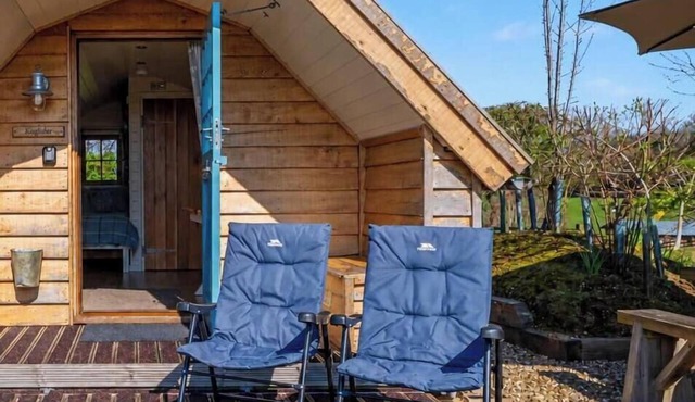 Kingfisher Dog Friendly Luxury Pod