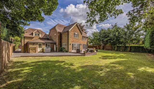 Kingley - Chichester - sleeps 10 guests in 4 bedrooms
