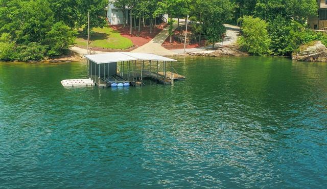 Lakecation on Smith Lake – Private boat launch! Private Dock!