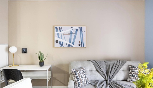 Landing | Chic 1BD, Clubhouse, Gym