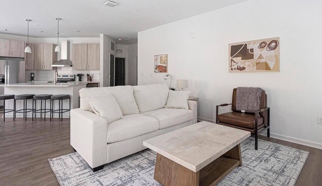 Landing | Chic 2BD, Gym, Clubhouse