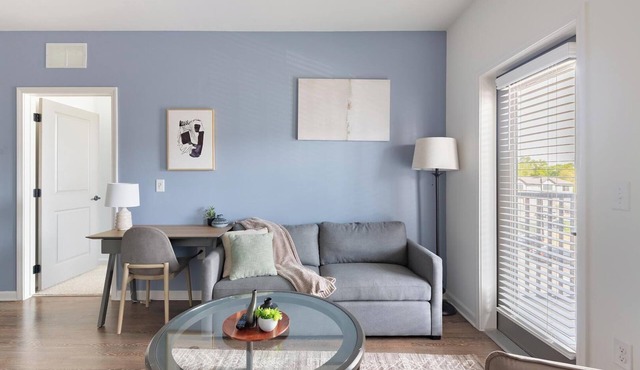 Landing | Chic 2BD in Westport