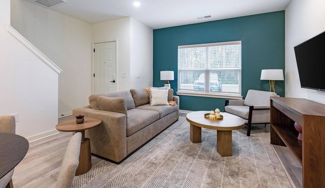 Landing | Incredible 3BD, Pool, Clubhouse