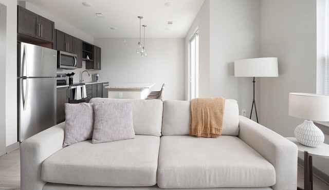 Landing | Modern 1BD, Pool, Gym