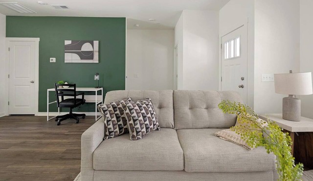 Landing | Modern 2BD, Clubhouse, Pool