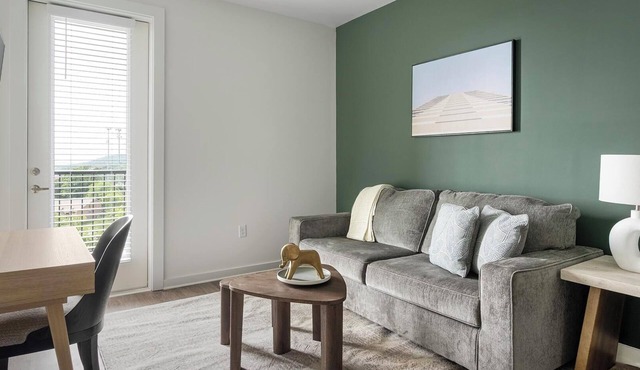 Landing | Stunning 1BD, Gym, Clubhouse