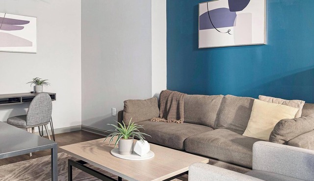 Landing | Stunning 1BD, Gym, Clubhouse