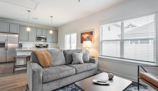 Landing | Stunning 1BD, Gym, Pool
