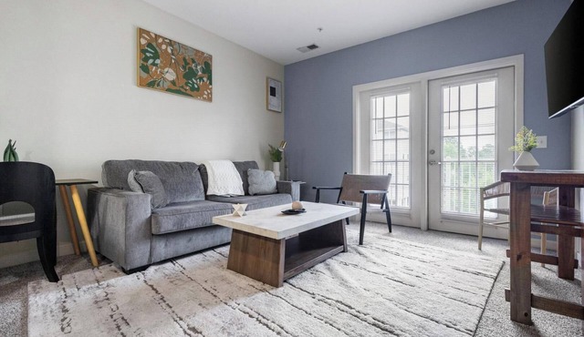 Landing | Stylish 1BD, Gym, Clubhouse