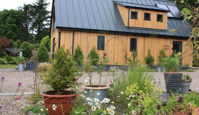 Larchwood Lodge, Ellon